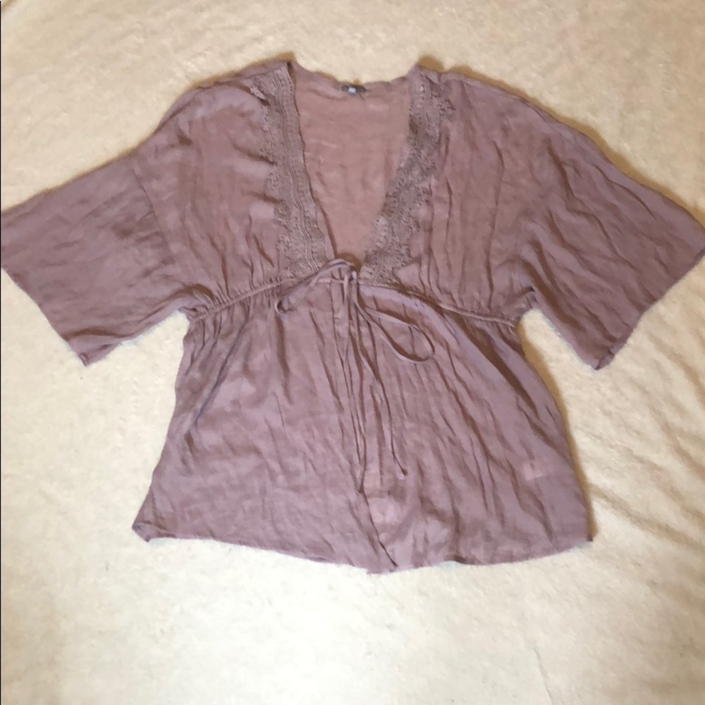 Lavender half-sleeve kimono with lace detail
